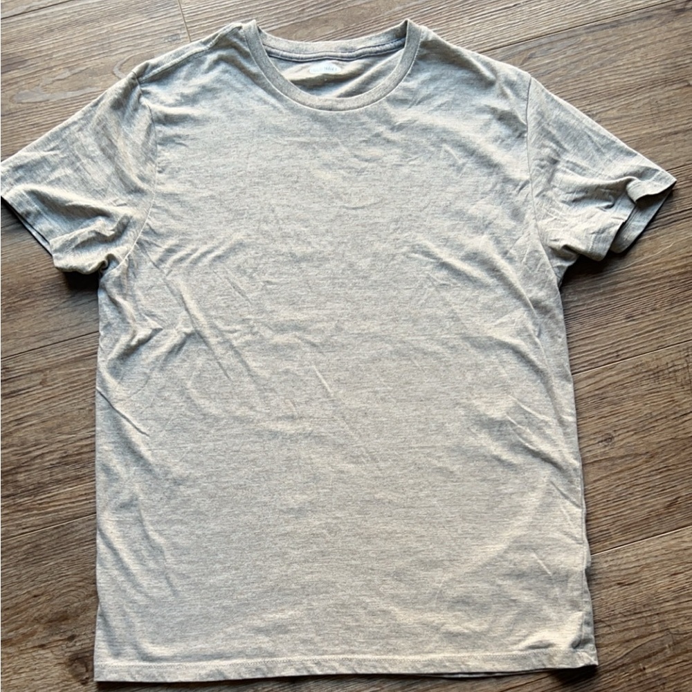 Men’s old navy gray tshirt